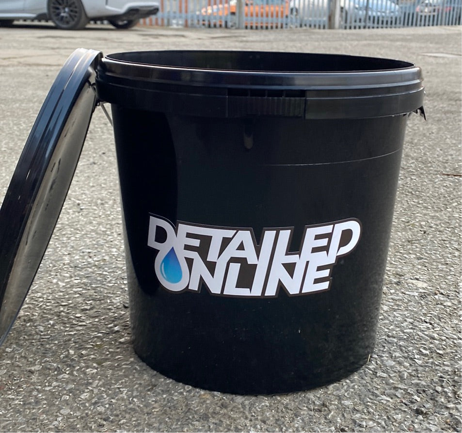 Plastic 15L Car Wash Bucket with Grit Guard and Lid